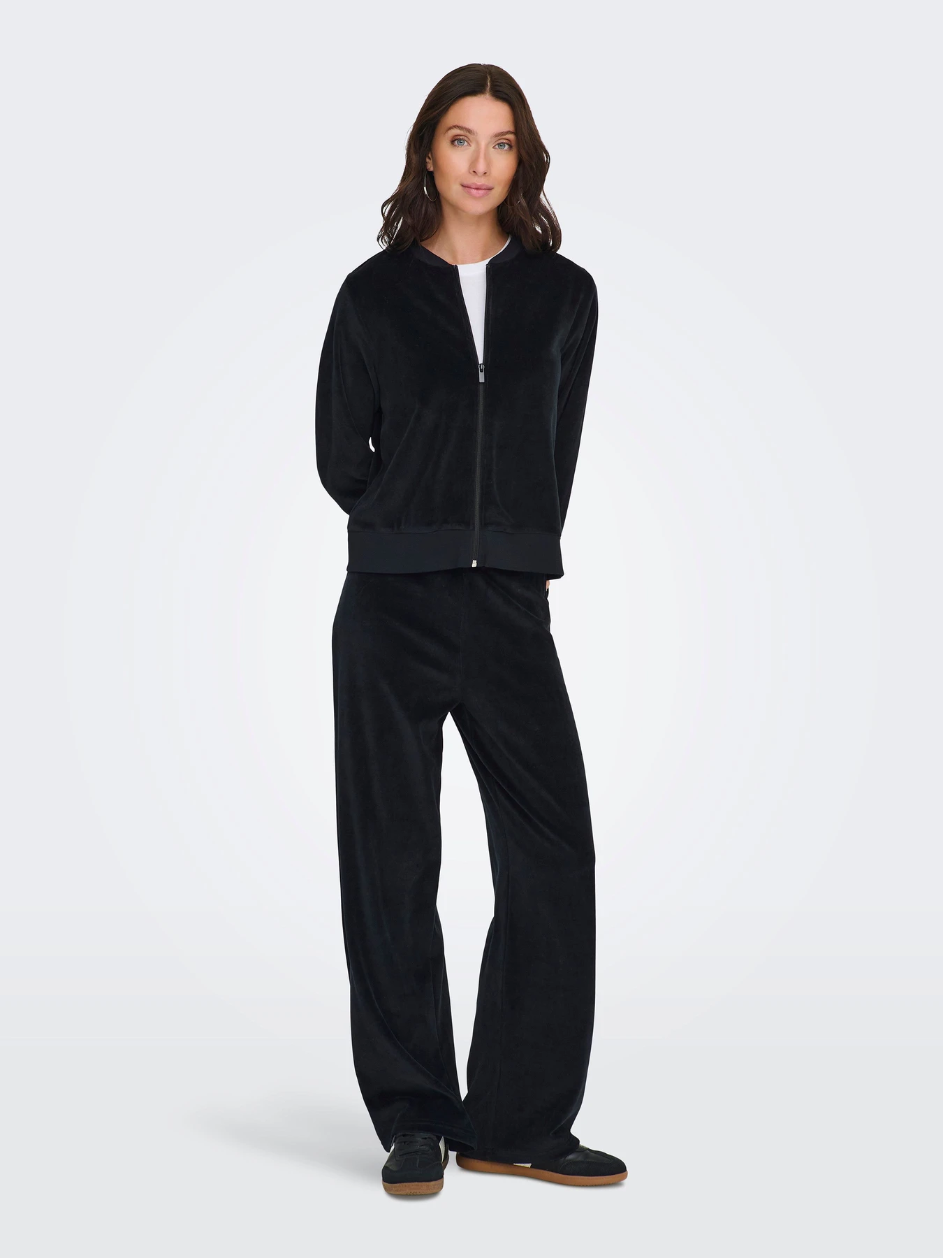 Брюки JDY VIDA VELVET PANT JRS DIA модель 15361061_Black Брюки JDY VIDA VELVET PANT JRS DIA модель 15361061_Black Фото