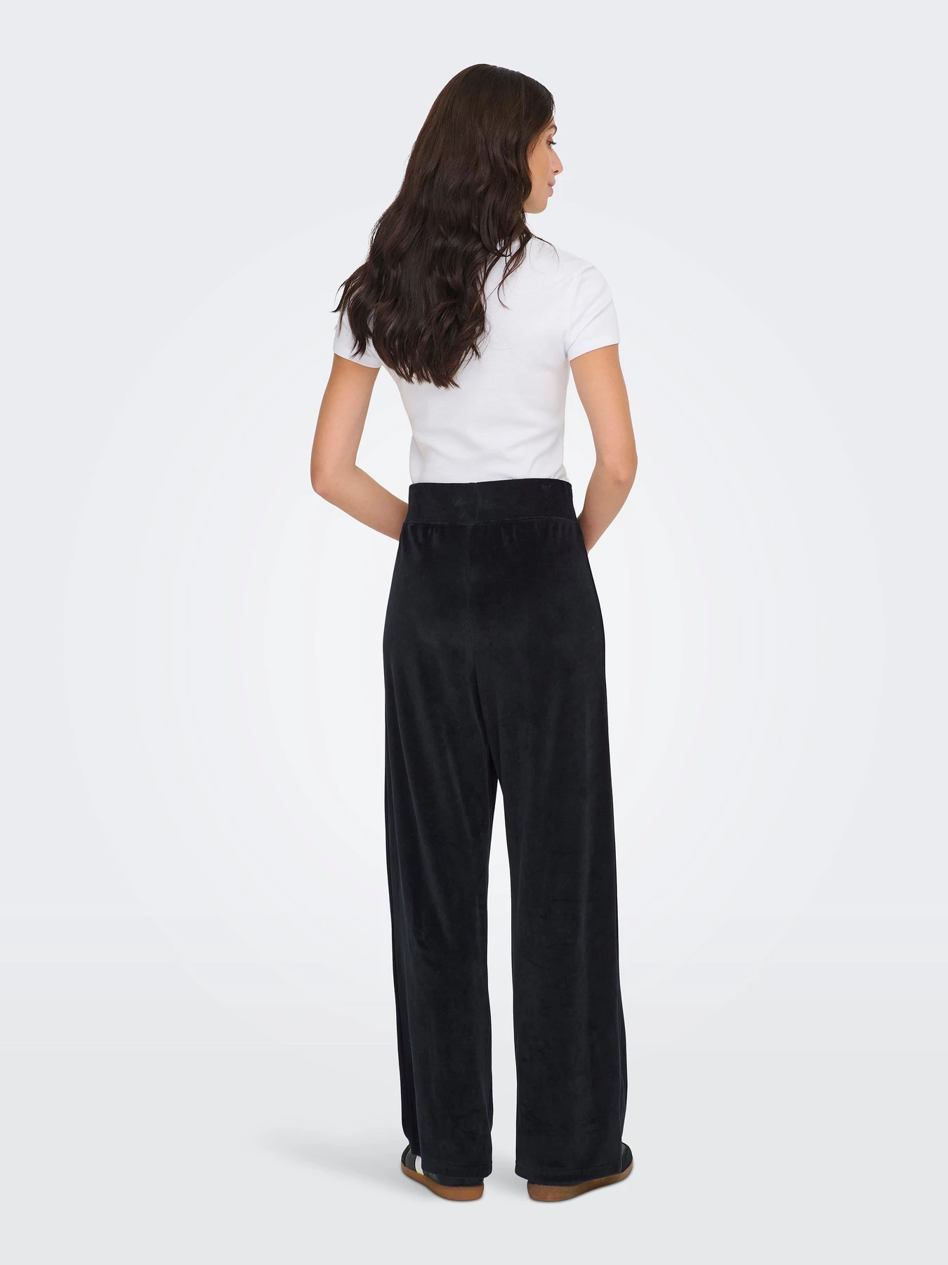 Брюки JDY VIDA VELVET PANT JRS DIA модель 15361061_Black Брюки JDY VIDA VELVET PANT JRS DIA модель 15361061_Black Фото