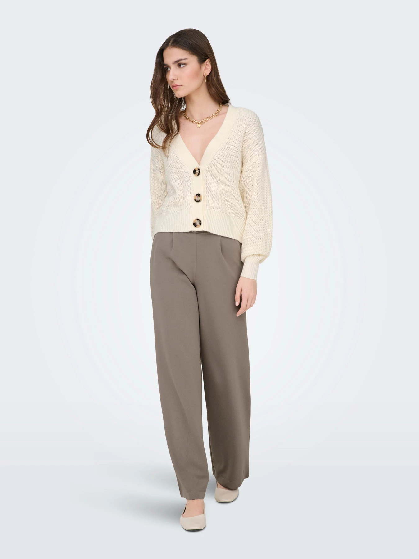 Брюки JDY GEGGO LIFE NEW LONG PANT модель 15208430_Driftwood BLACK BUTTONS Брюки JDY GEGGO LIFE NEW LONG PANT модель 15208430_Driftwood BLACK BUTTONS Фото