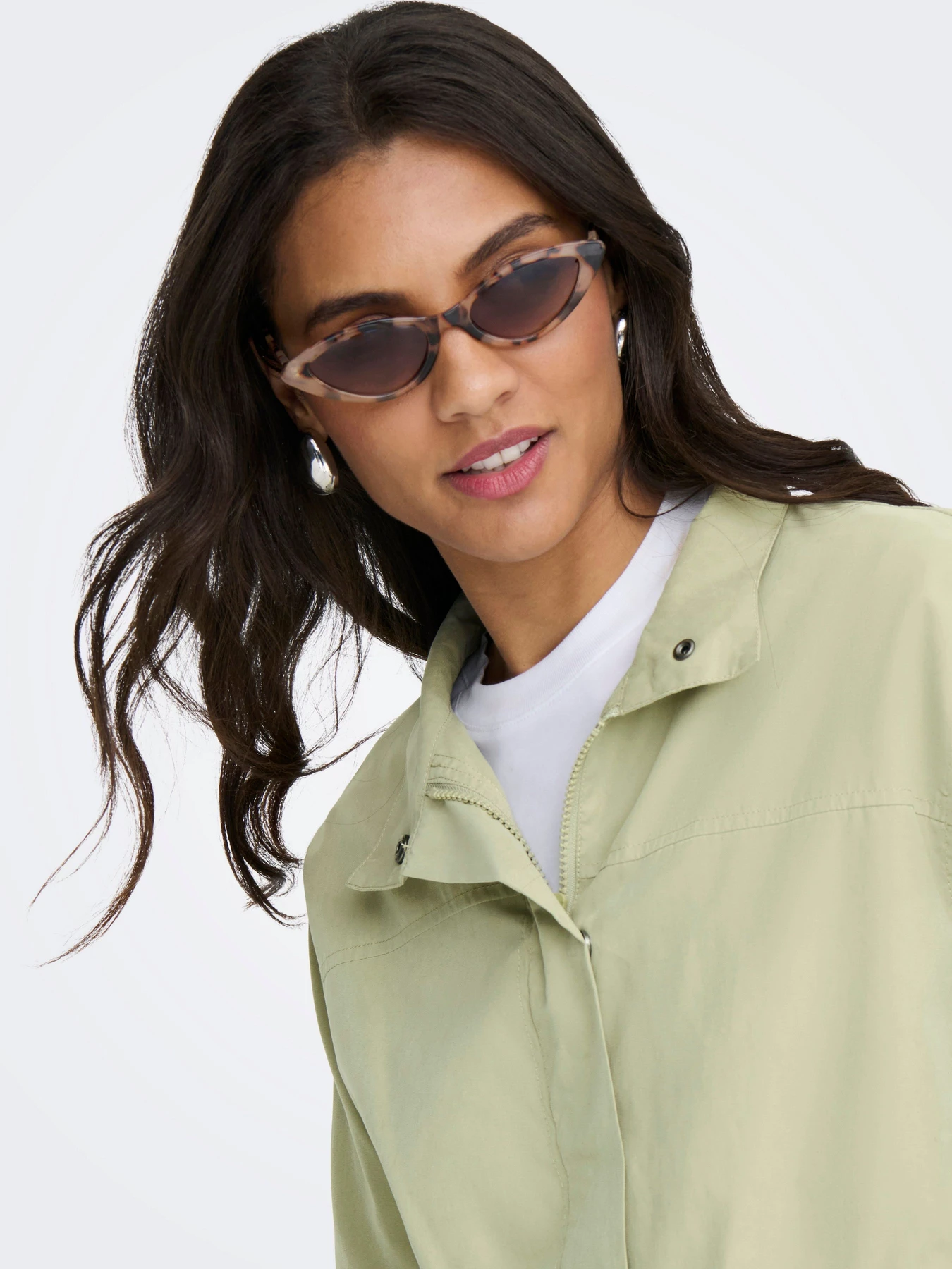 Куртки и дубленки JDY HAZEN SHINE SHORT JACKET модель 15363431_Elm Куртки и дубленки JDY HAZEN SHINE SHORT JACKET модель 15363431_Elm Фото