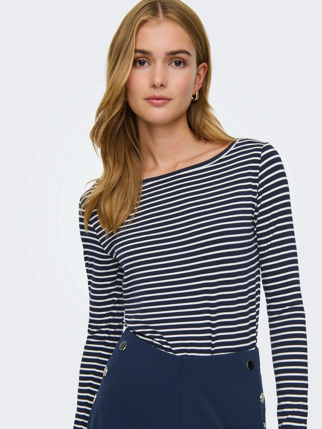 Худи и свитшоты JDY SISSY L/S BOATNECK TOP модель 15364527_Sky Captain CLOUD DANCER Худи и свитшоты JDY SISSY L/S BOATNECK TOP модель 15364527_Sky Captain CLOUD DANCER Фото