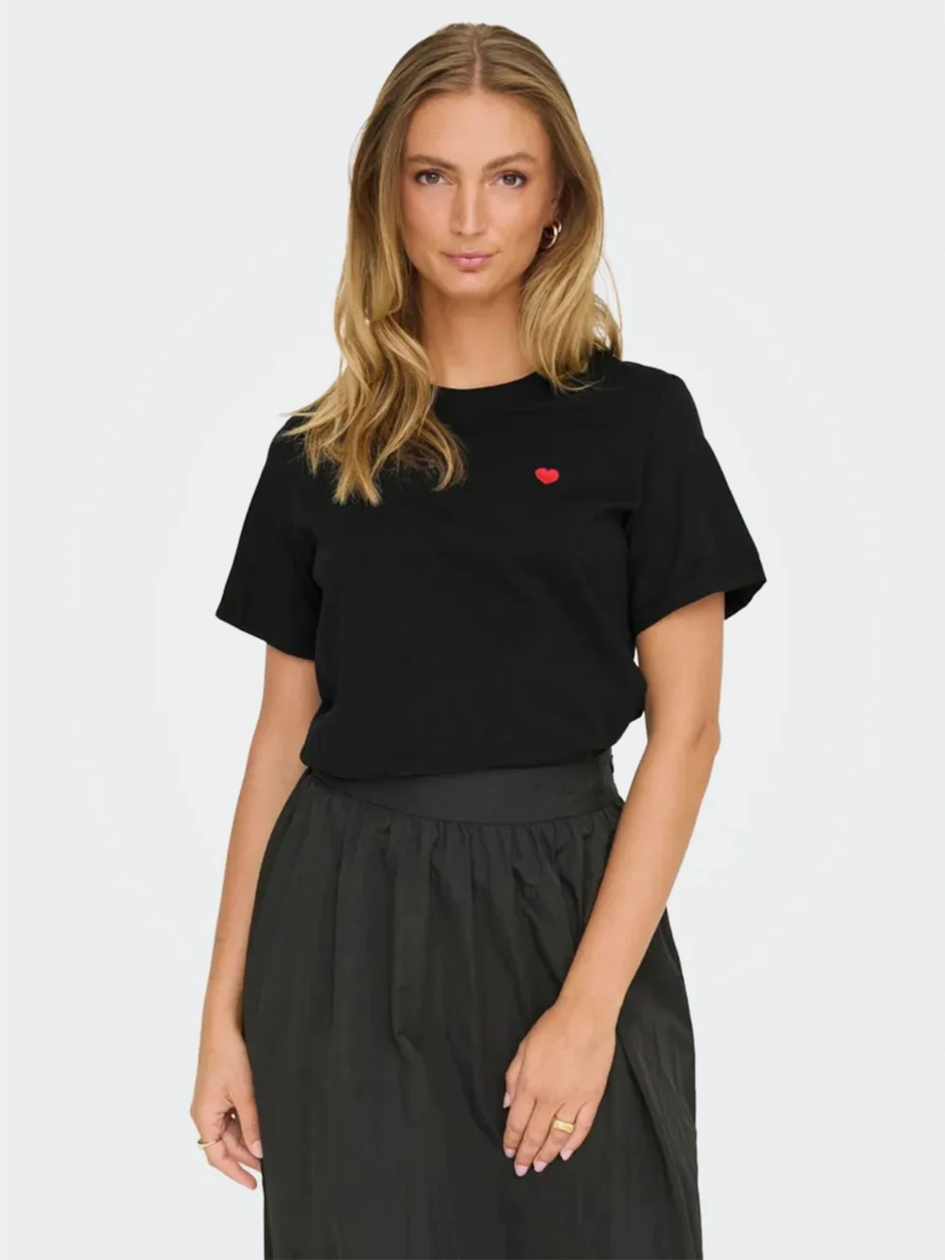 Футболки і поло JDY PISA S/S PRINT TOP модель 15298612_Black BITTERSWEET HEART Футболки і поло JDY PISA S/S PRINT TOP модель 15298612_Black BITTERSWEET HEART Фото
