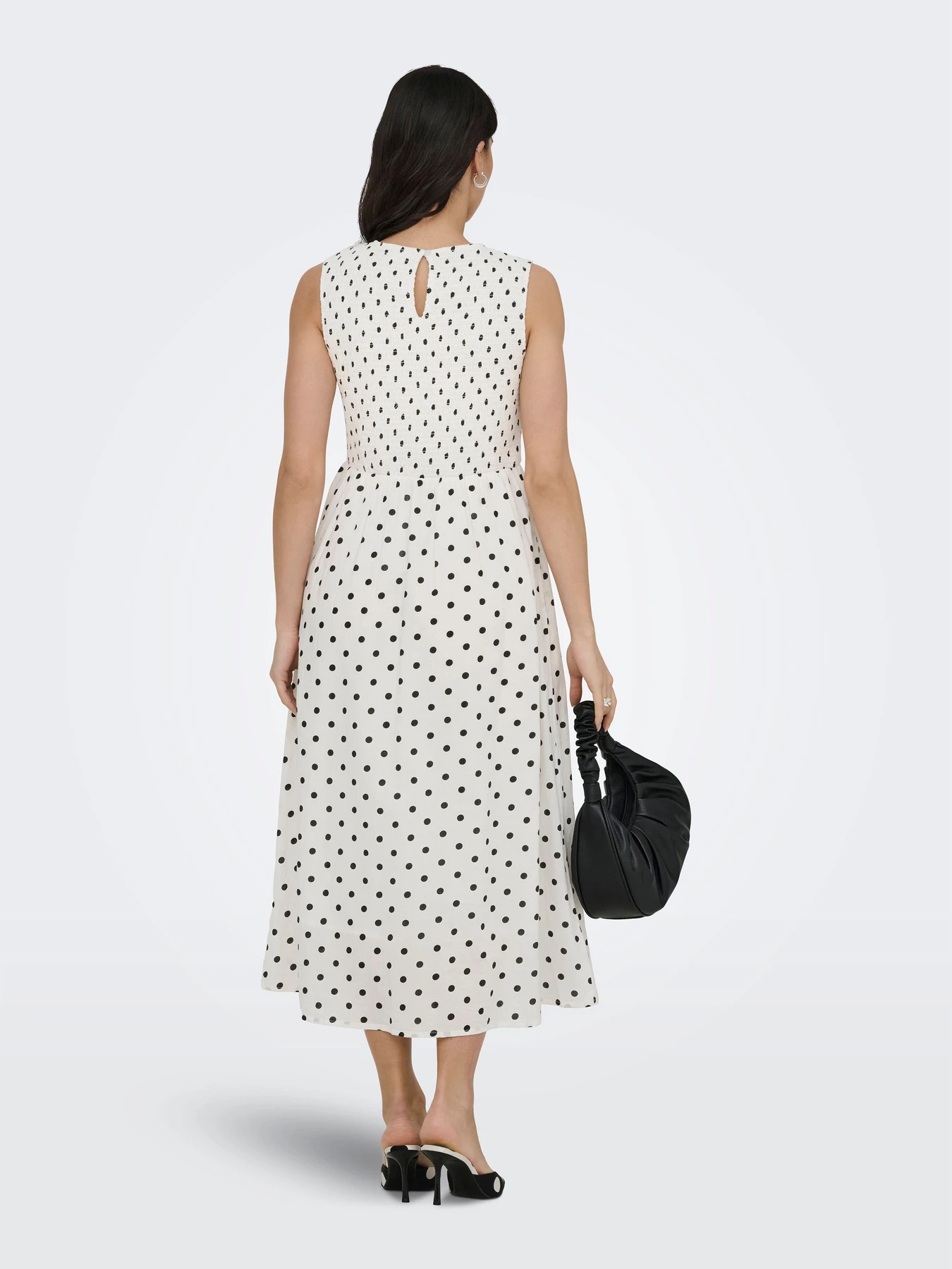 Платья JDY DIEGO S/L SMOCK MIDI DRESS модель 15373074_Cloud Dancer BLACK DOT Платья JDY DIEGO S/L SMOCK MIDI DRESS модель 15373074_Cloud Dancer BLACK DOT Фото