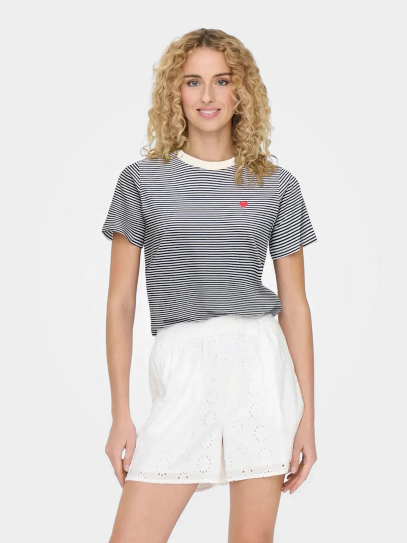 Футболки и поло JDY PISA S/S PRINT TOP модель 15298612_Cloud Dancer SKY CAPTAIN Y Футболки и поло JDY PISA S/S PRINT TOP модель 15298612_Cloud Dancer SKY CAPTAIN Y Фото