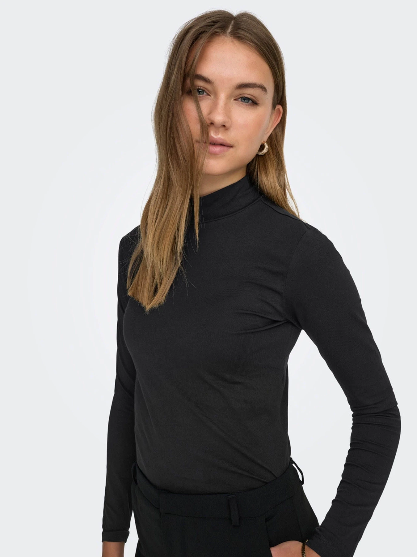 Светри та кардигани JDY AVA NEW TURTLENECK TOP модель 15211083_Black Светри та кардигани JDY AVA NEW TURTLENECK TOP модель 15211083_Black Фото