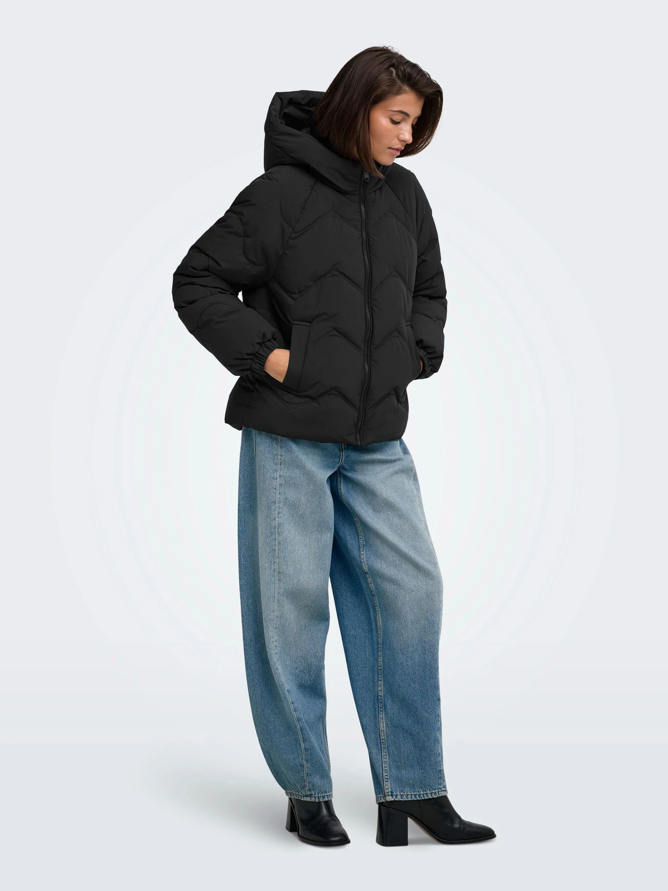 Куртки та дублянки JDY POWER SHORT HOOD PUFFER OTW модель 15376541_Black Фото