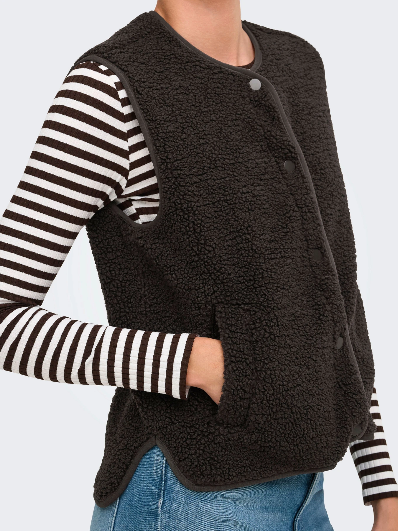 Куртки и дубленки JDY SIMINA TEDDY WAISTCOAT OTW модель 15364610_Chocolate Torte Фото