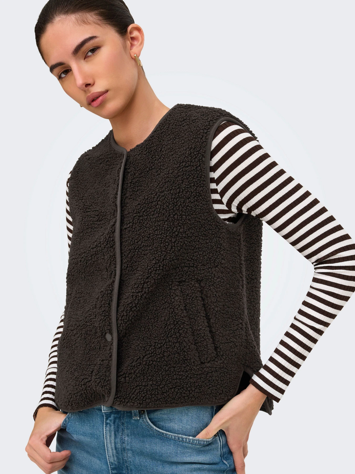 Куртки и дубленки JDY SIMINA TEDDY WAISTCOAT OTW модель 15364610_Chocolate Torte Фото