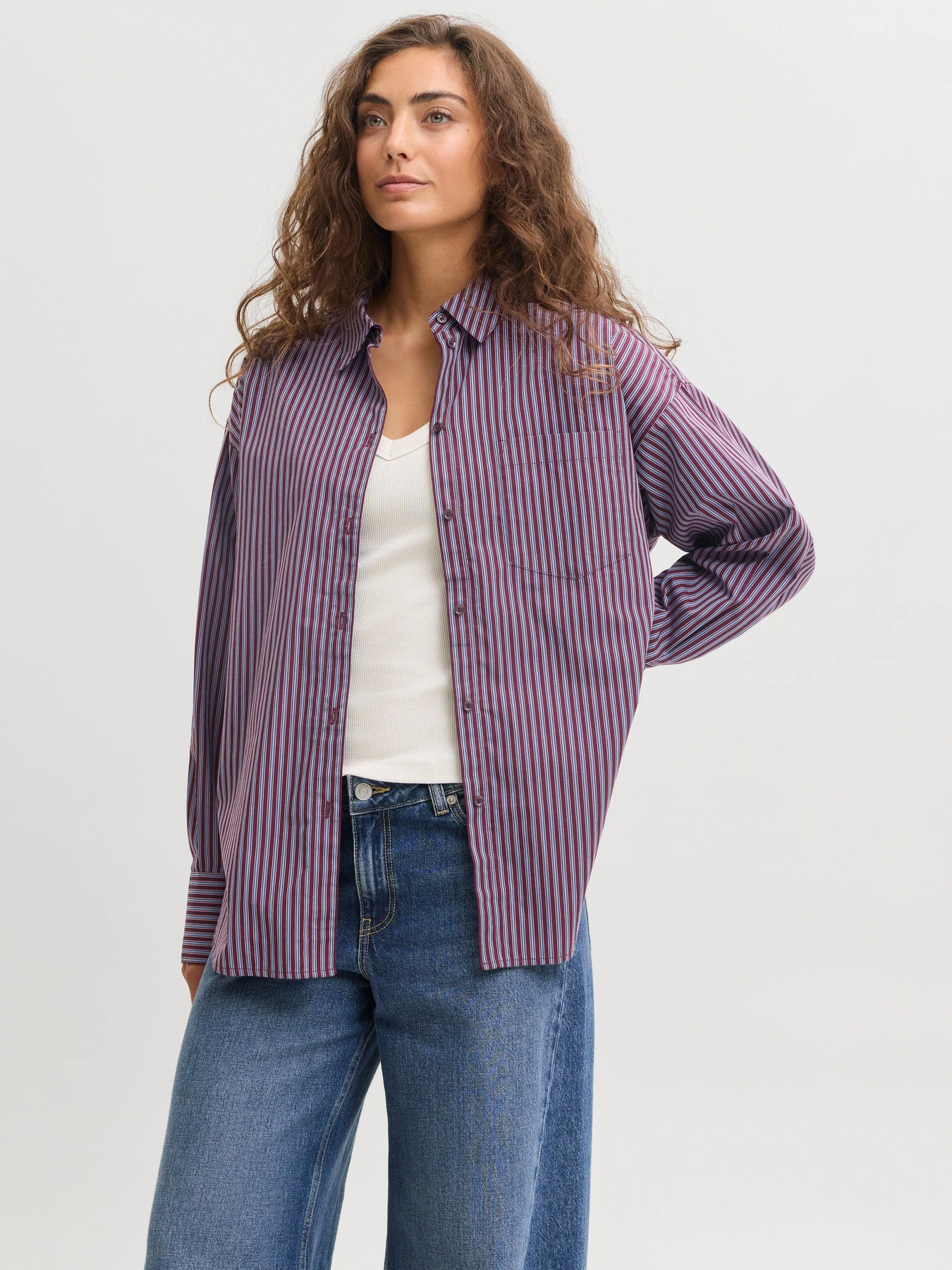 Рубашки JJXX JAMIE LS RELAXED POPLIN SHIRT модель 12200353_Winetasting MARINE BLUE AN Рубашки JJXX JAMIE LS RELAXED POPLIN SHIRT модель 12200353_Winetasting MARINE BLUE AN Фото