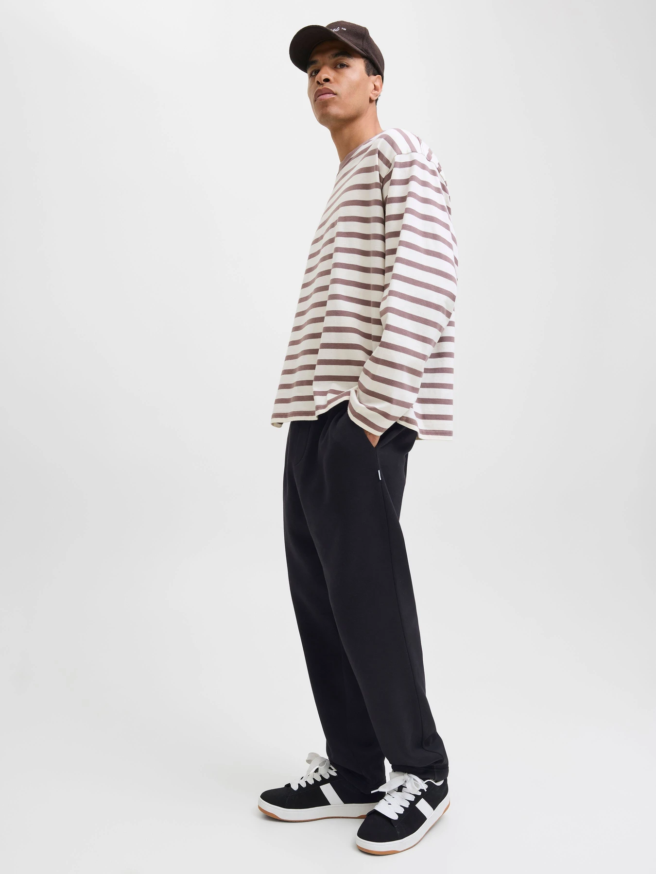 Штани JACK & JONES KANE BRADLEY UNCUFFED SWT PANT модель 12279134_Black Штани JACK & JONES KANE BRADLEY UNCUFFED SWT PANT модель 12279134_Black Фото