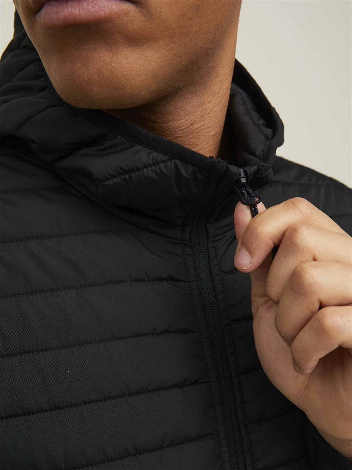 Куртки та дублянки JACK & JONES Multi Quilted модель 12182242_Black Фото