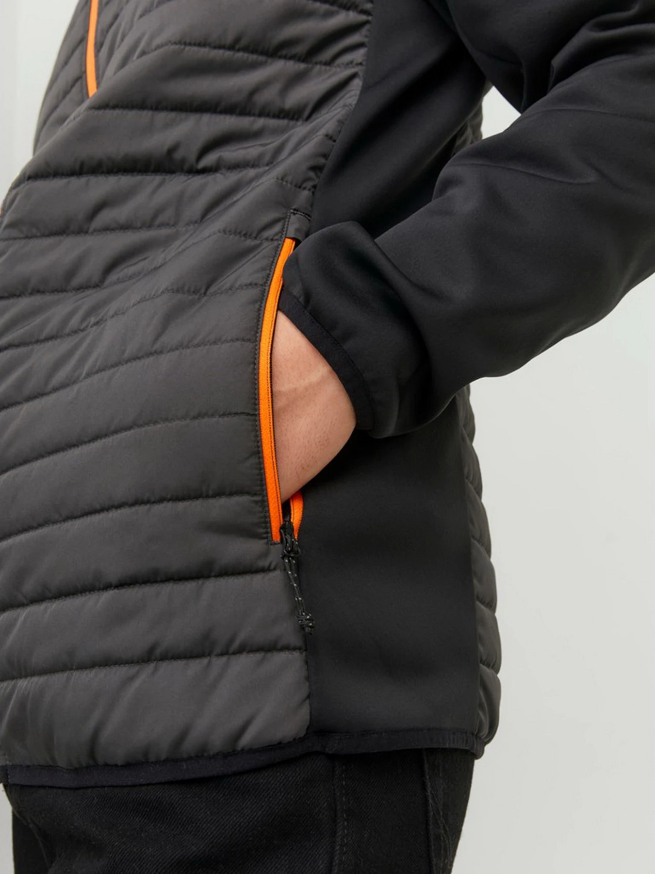 Куртки та дублянки JACK & JONES Multi Quilted модель 12182242_Asphalt Куртки та дублянки JACK & JONES Multi Quilted модель 12182242_Asphalt Фото