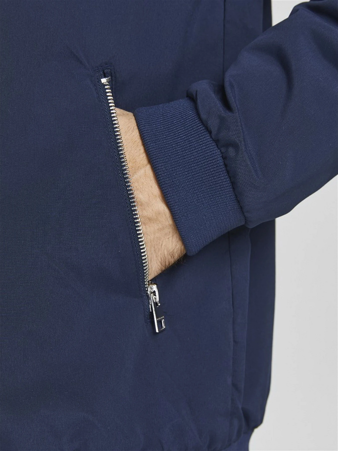 Куртки и дубленки JACK & JONES Jjerush Harrington модель 12204277_Navy Blazer Фото