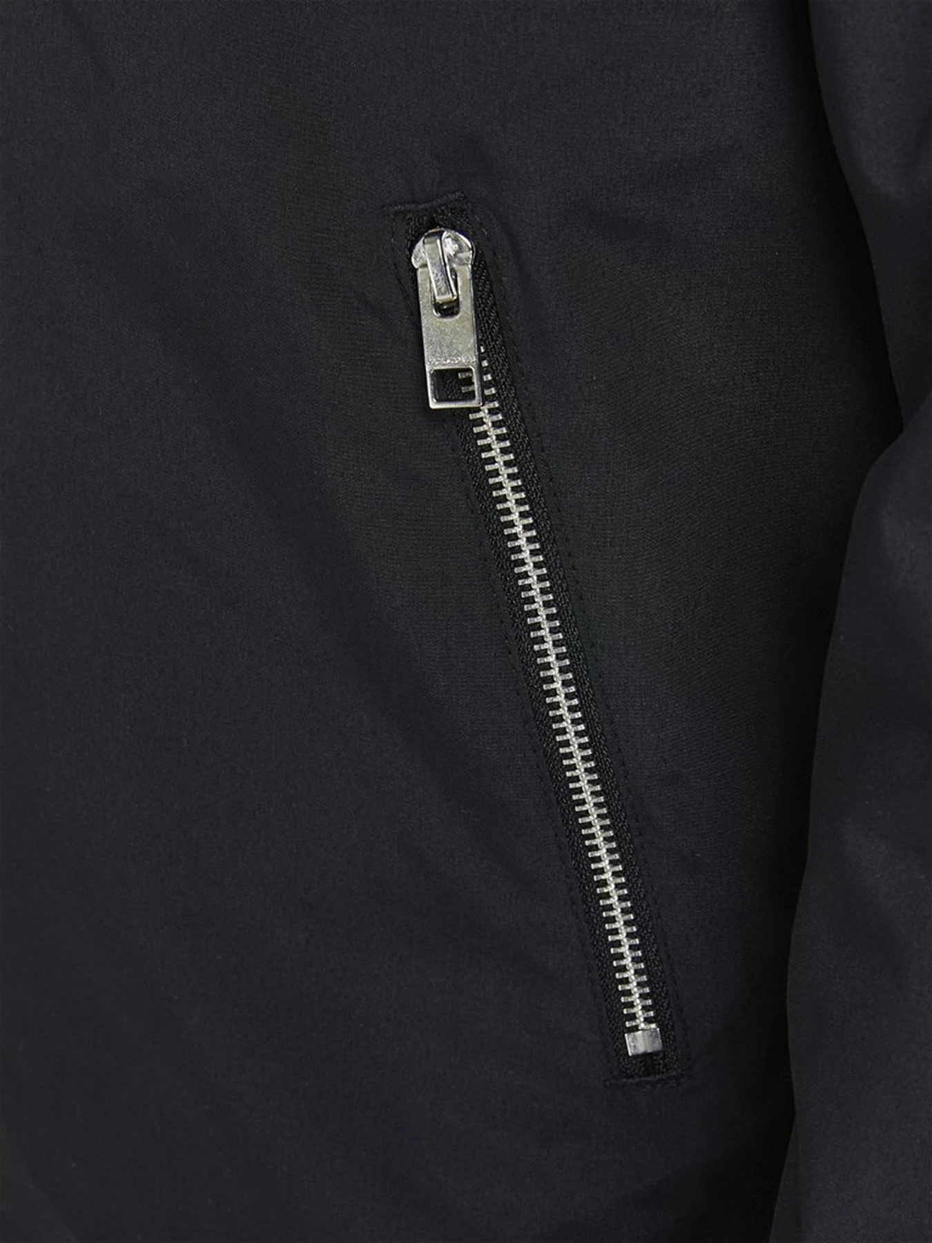 Куртки та дублянки JACK & JONES Jjerush Harrington модель 12204277_Black Фото
