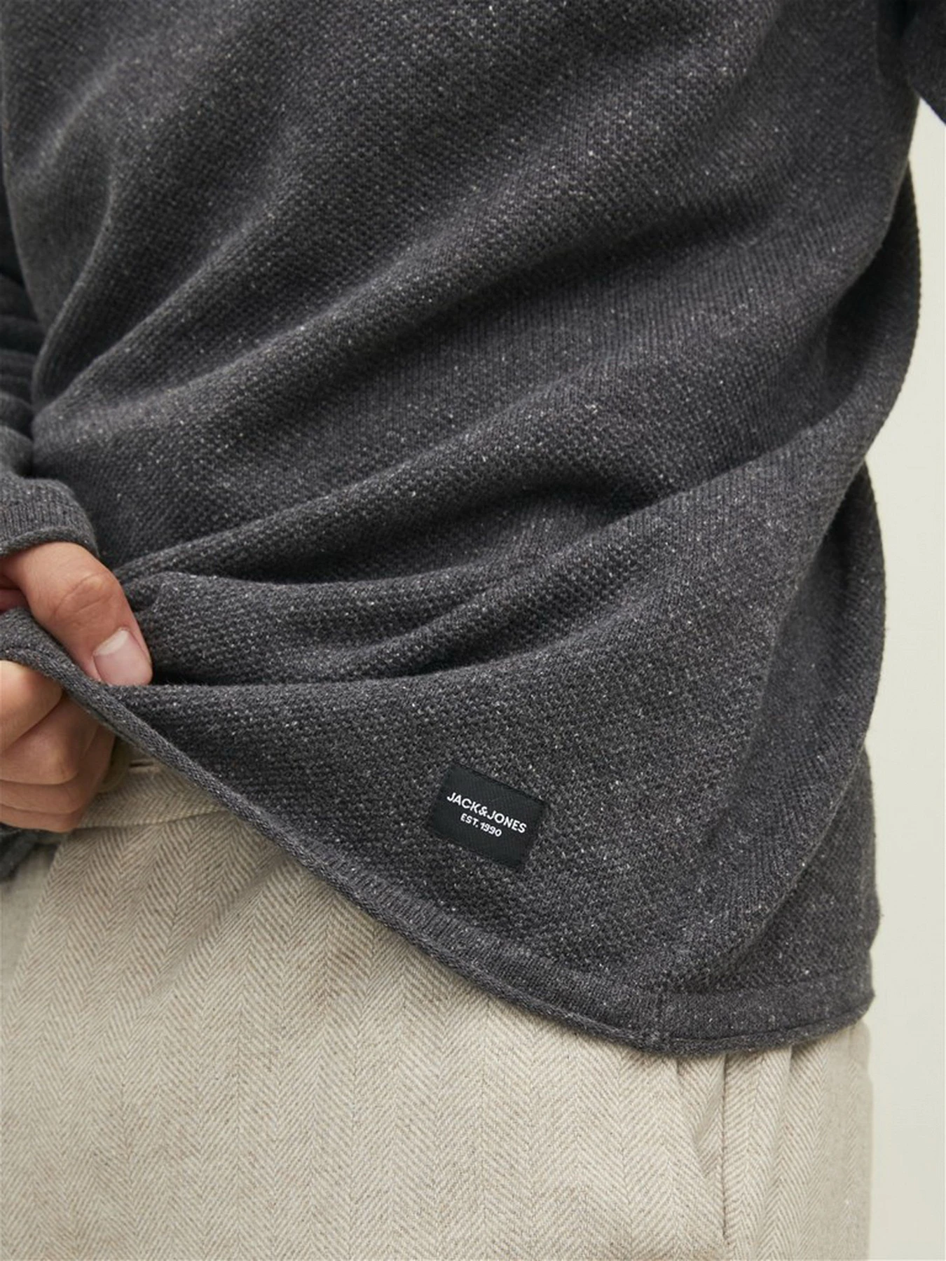 Свитры и кардиганы JACK & JONES модель 12210931_Dark Grey Melange Свитры и кардиганы JACK & JONES модель 12210931_Dark Grey Melange Фото