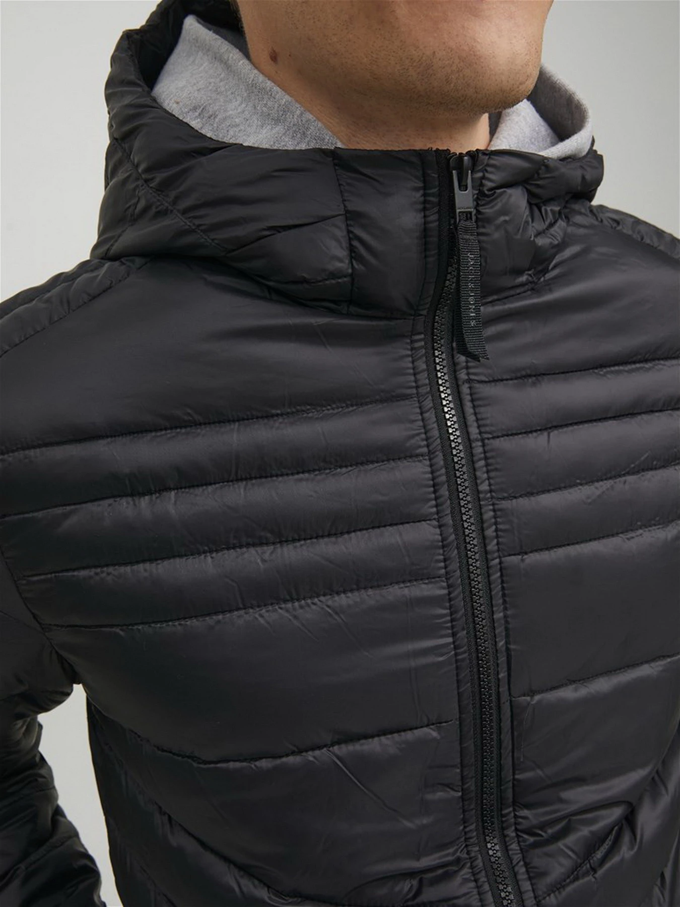 Куртки и дубленки JACK & JONES Hero модель 12211785_Black Фото