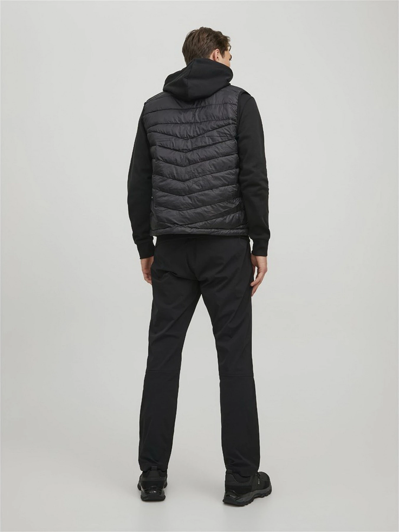 Куртки и дубленки JACK & JONES Hero модель 12211790_Black Фото