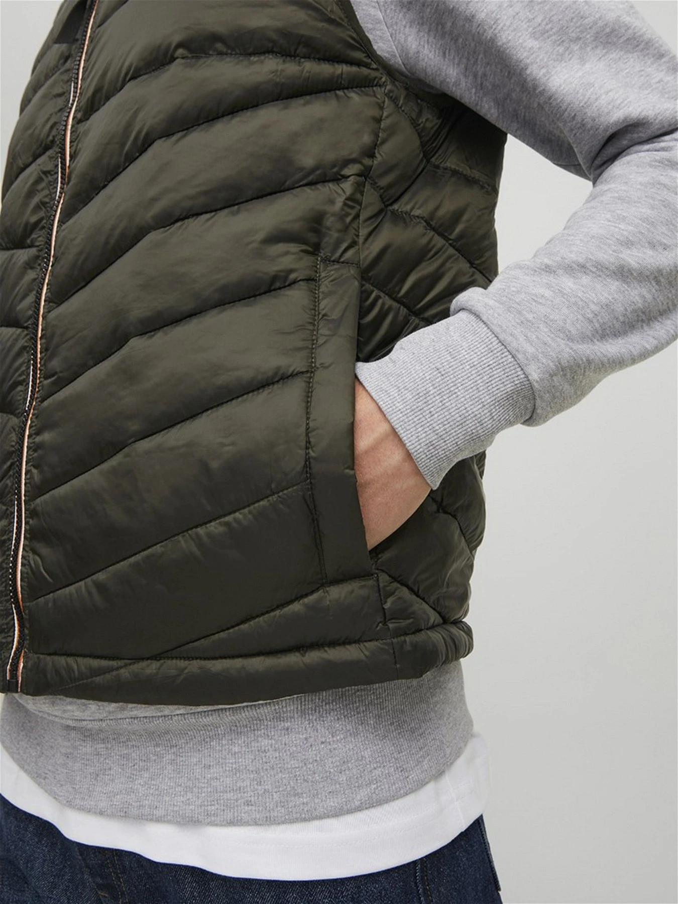 Куртки та дублянки JACK & JONES Hero модель 12211790_Rosin Куртки та дублянки JACK & JONES Hero модель 12211790_Rosin Фото