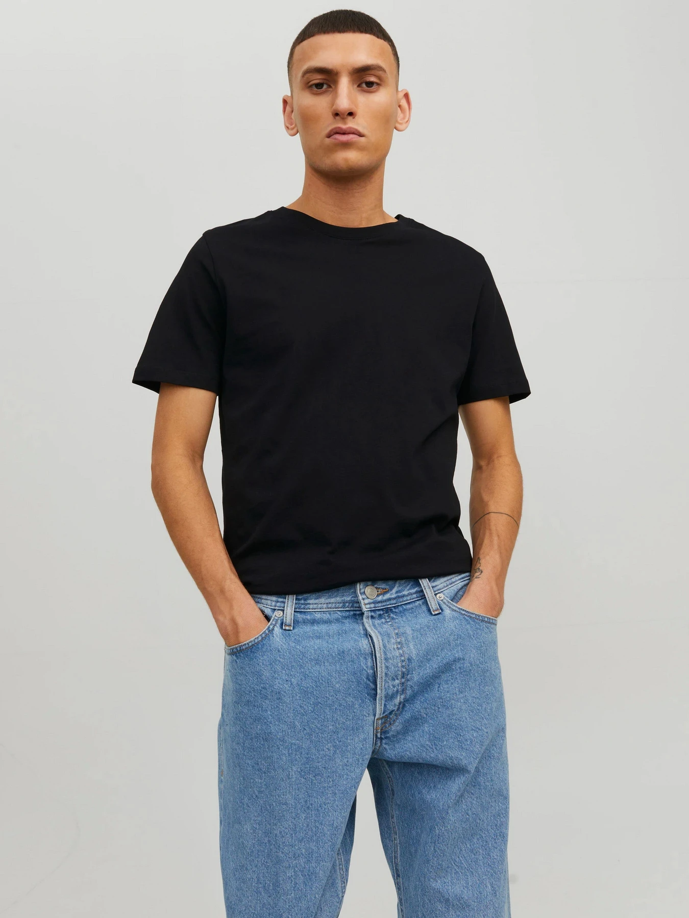 Футболки і поло JACK & JONES ORGANIC BASIC TEE модель 12156101_Black SLIM Футболки і поло JACK & JONES ORGANIC BASIC TEE модель 12156101_Black SLIM Фото