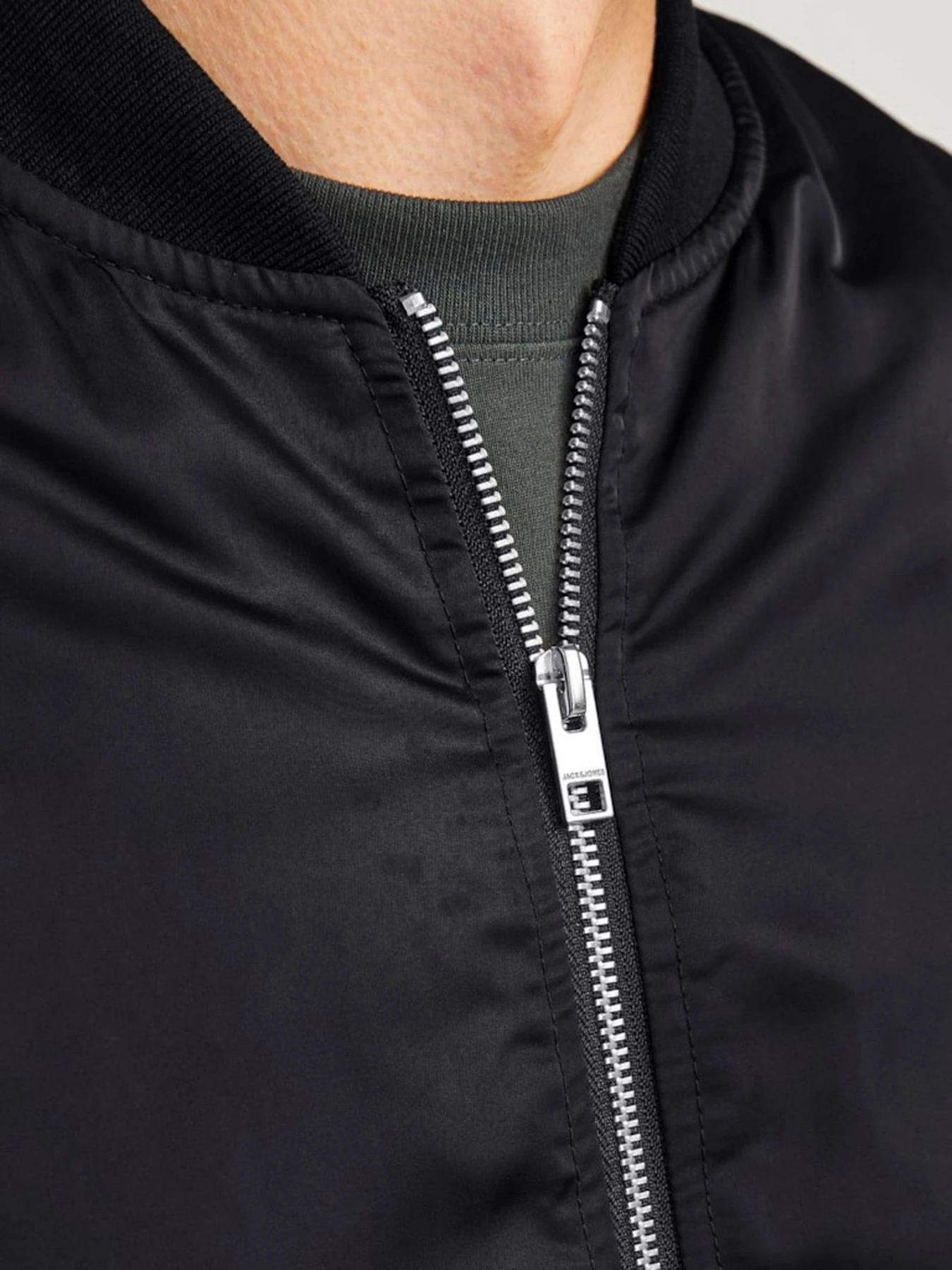 Куртки та дублянки JACK & JONES модель 12256857_Black Куртки та дублянки JACK & JONES модель 12256857_Black Фото
