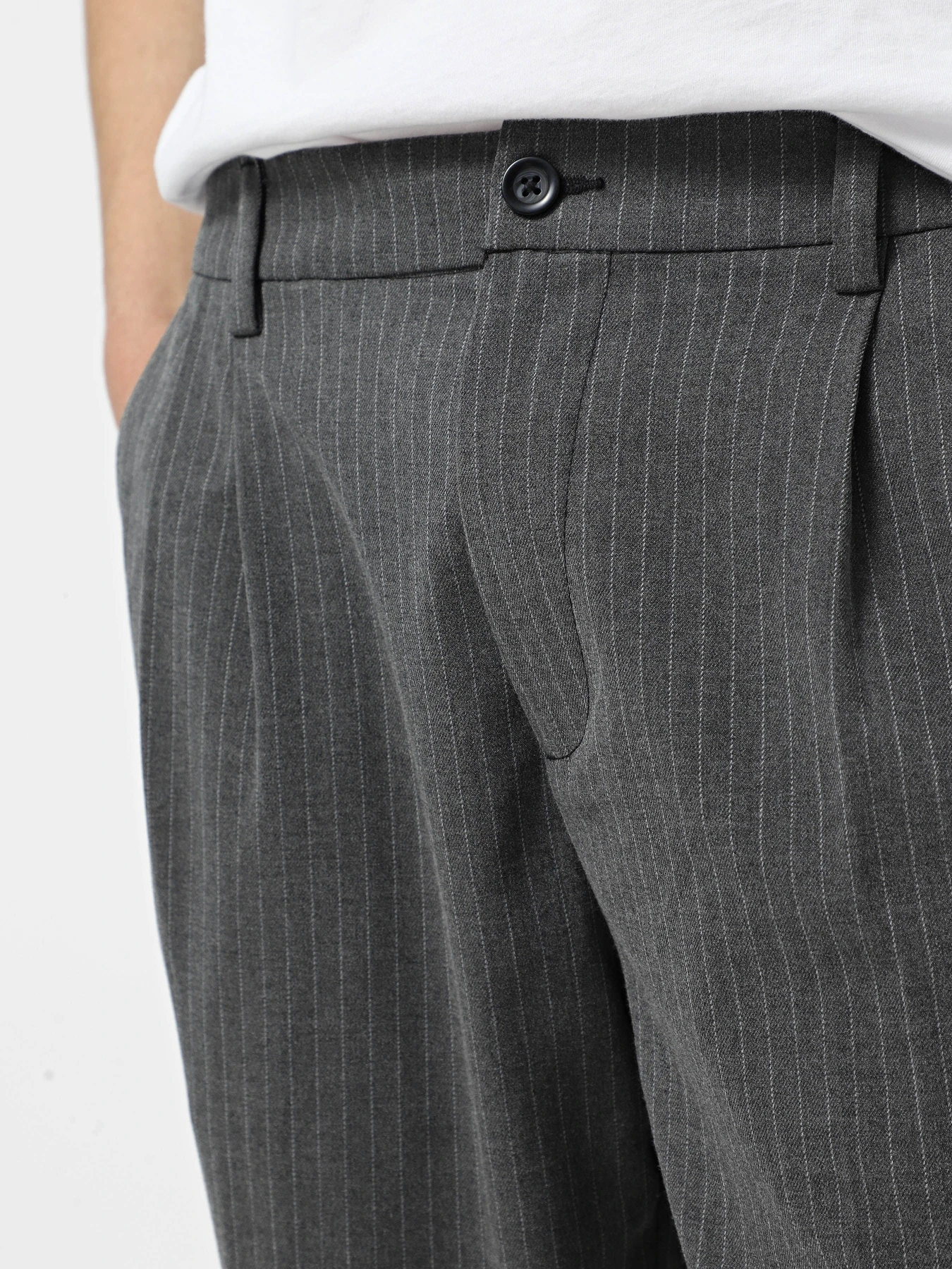 Брюки JACK & JONES модель 12267059_Dark Grey Pinstripe Брюки JACK & JONES модель 12267059_Dark Grey Pinstripe Фото