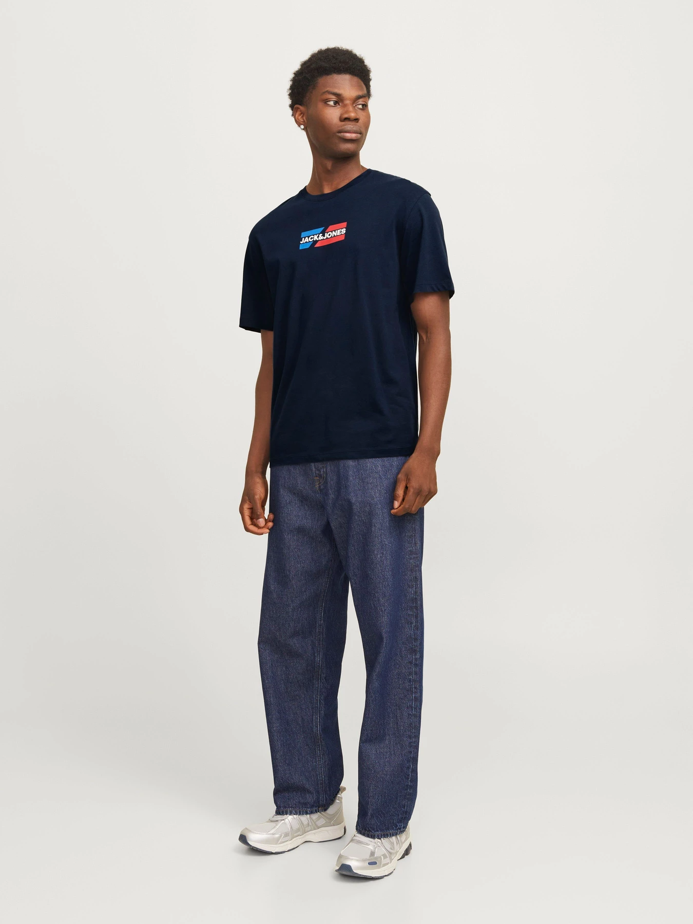 Футболки и поло JACK & JONES CORP GRAPHIC TEE модель 12268415_Sky Captain 01 Футболки и поло JACK & JONES CORP GRAPHIC TEE модель 12268415_Sky Captain 01 Фото