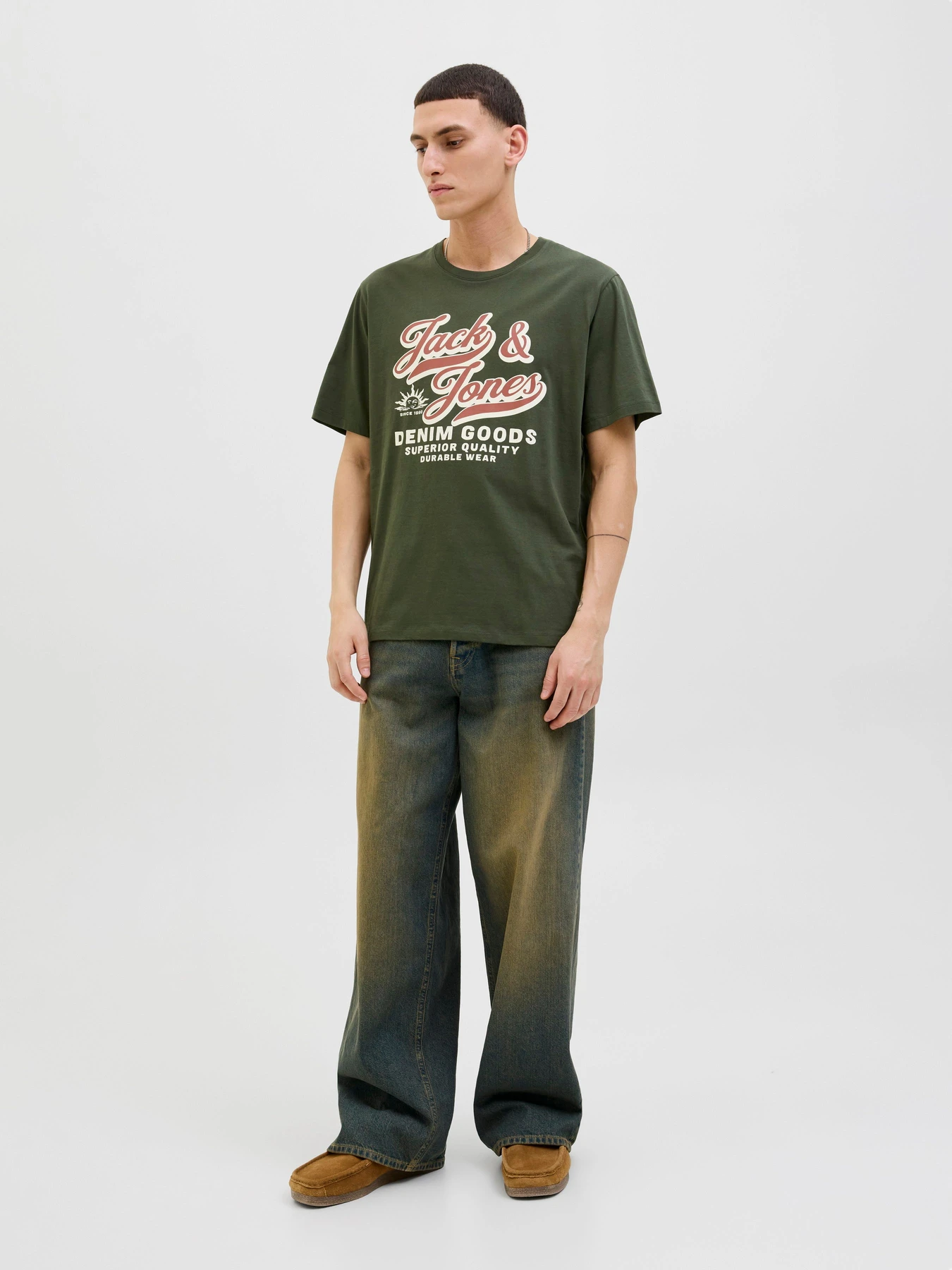 Футболки и поло JACK & JONES LOGO TEE модель 12279535_Duffel Bag Футболки и поло JACK & JONES LOGO TEE модель 12279535_Duffel Bag Фото