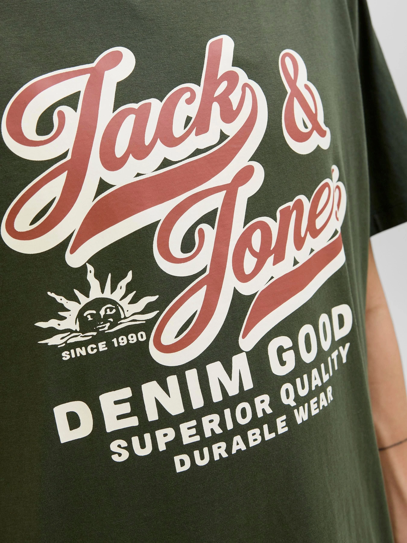 Футболки и поло JACK & JONES LOGO TEE модель 12279535_Duffel Bag Футболки и поло JACK & JONES LOGO TEE модель 12279535_Duffel Bag Фото