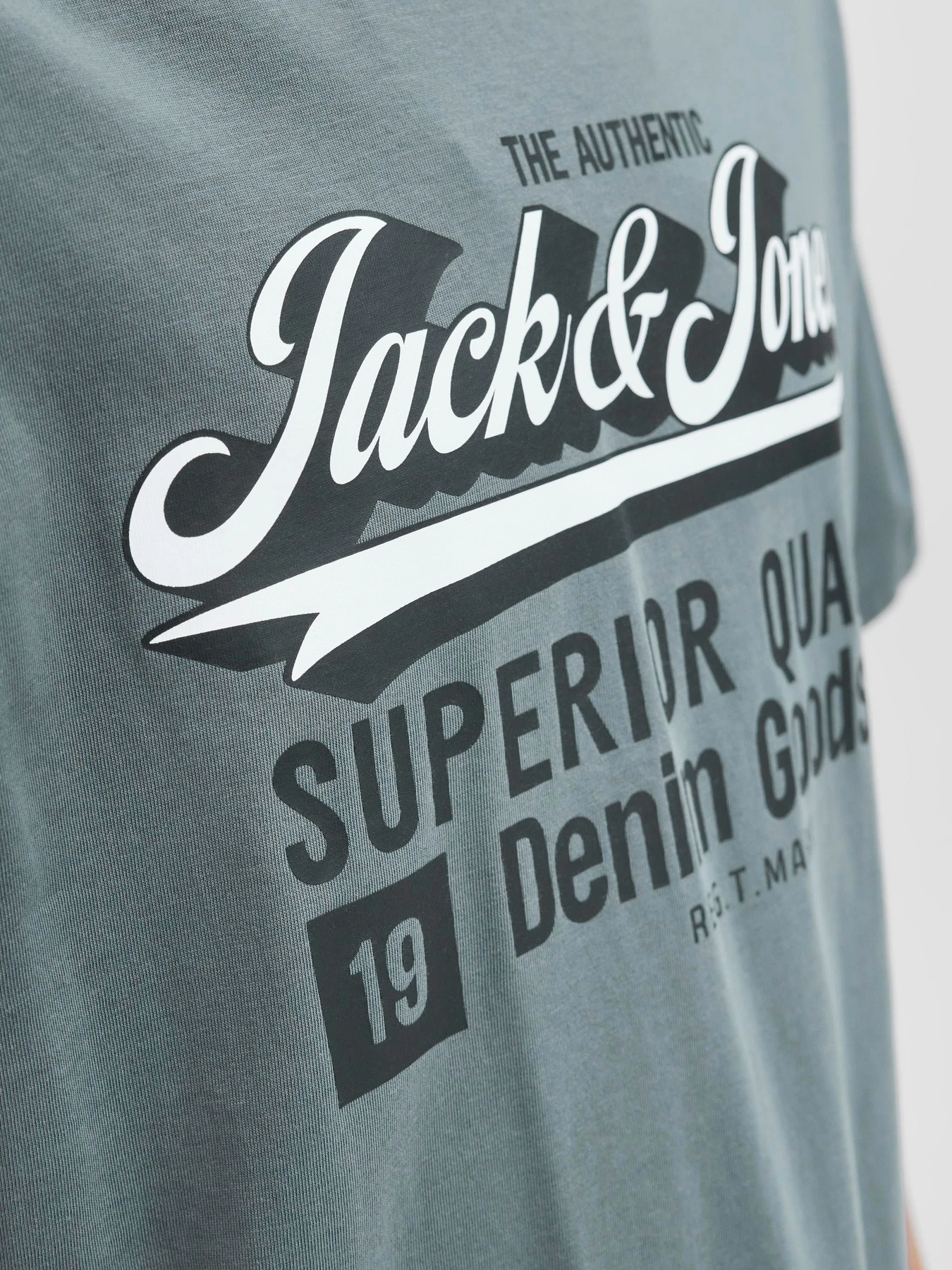 Футболки и поло JACK & JONES LOGO TEE модель 12279535_Stormy Weather Футболки и поло JACK & JONES LOGO TEE модель 12279535_Stormy Weather Фото