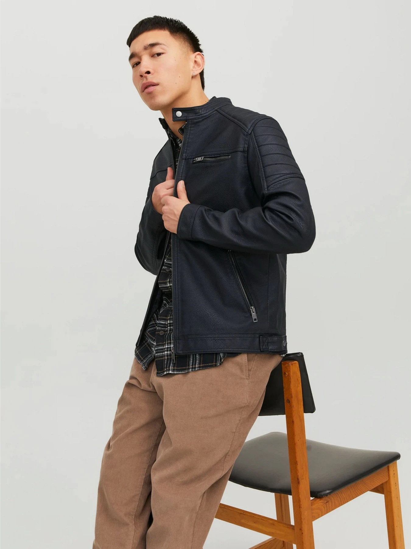 Куртки та дублянки JACK & JONES ROCKY JACKET модель 12147218_Black PU Фото