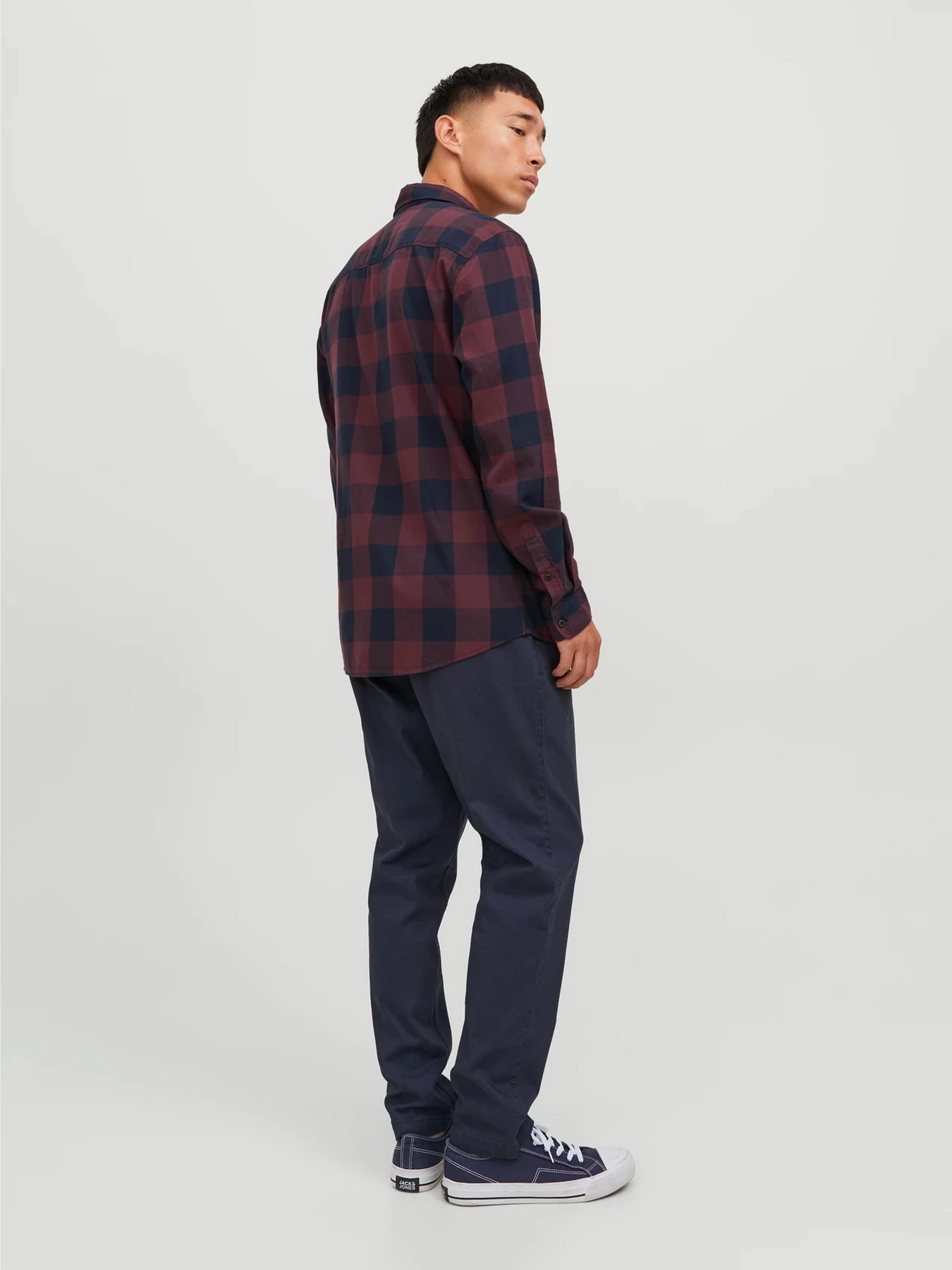 Рубашки JACK & JONES GINGHAM TWILL SHIRT модель 12181602_Port Royale SLIM FIT Рубашки JACK & JONES GINGHAM TWILL SHIRT модель 12181602_Port Royale SLIM FIT Фото