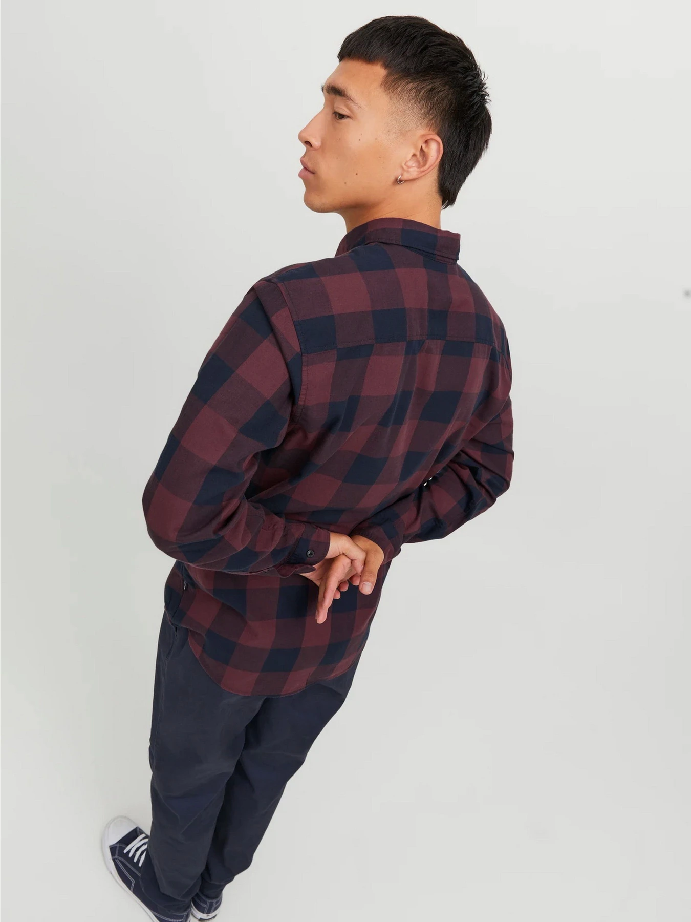 Рубашки JACK & JONES GINGHAM TWILL SHIRT модель 12181602_Port Royale SLIM FIT Рубашки JACK & JONES GINGHAM TWILL SHIRT модель 12181602_Port Royale SLIM FIT Фото