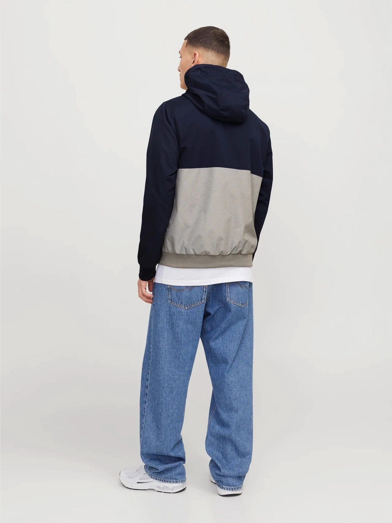 Куртки та дублянки JACK & JONES RUSH HOOD BOMBER модель 12200208_Sky Captain WHITE/LIGHT GR Куртки та дублянки JACK & JONES RUSH HOOD BOMBER модель 12200208_Sky Captain WHITE/LIGHT GR Фото