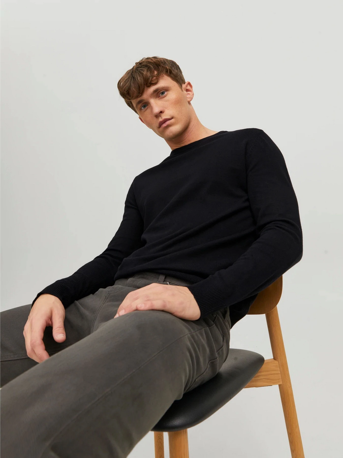 Свитры и кардиганы JACK & JONES EMIL KNIT CREW NECK модель 12208364_Black Свитры и кардиганы JACK & JONES EMIL KNIT CREW NECK модель 12208364_Black Фото