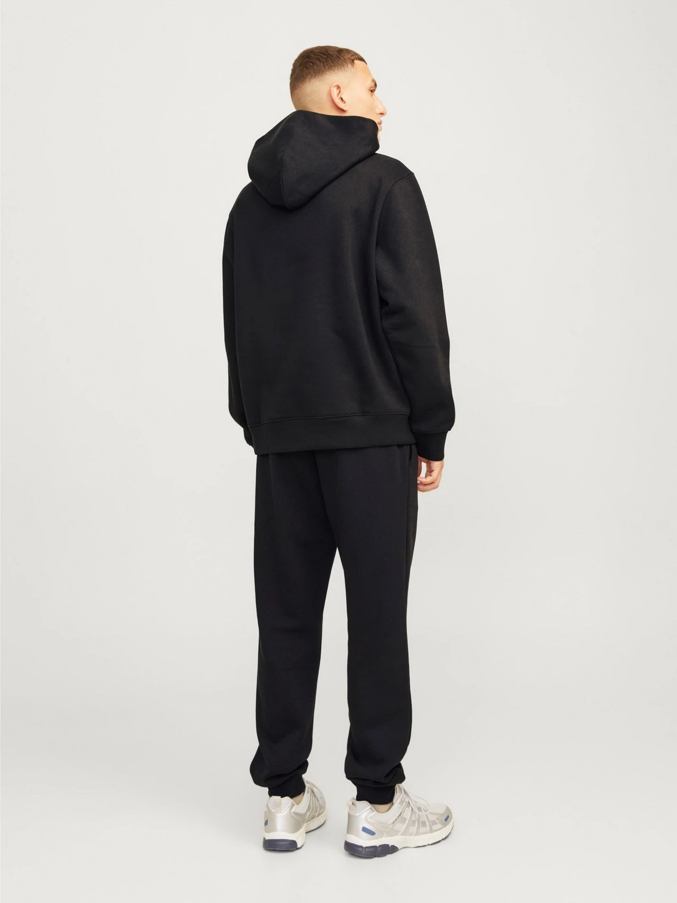 Брюки JACK & JONES GORDON STAR SWEAT PANTS модель 12248838_Black Брюки JACK & JONES GORDON STAR SWEAT PANTS модель 12248838_Black Фото
