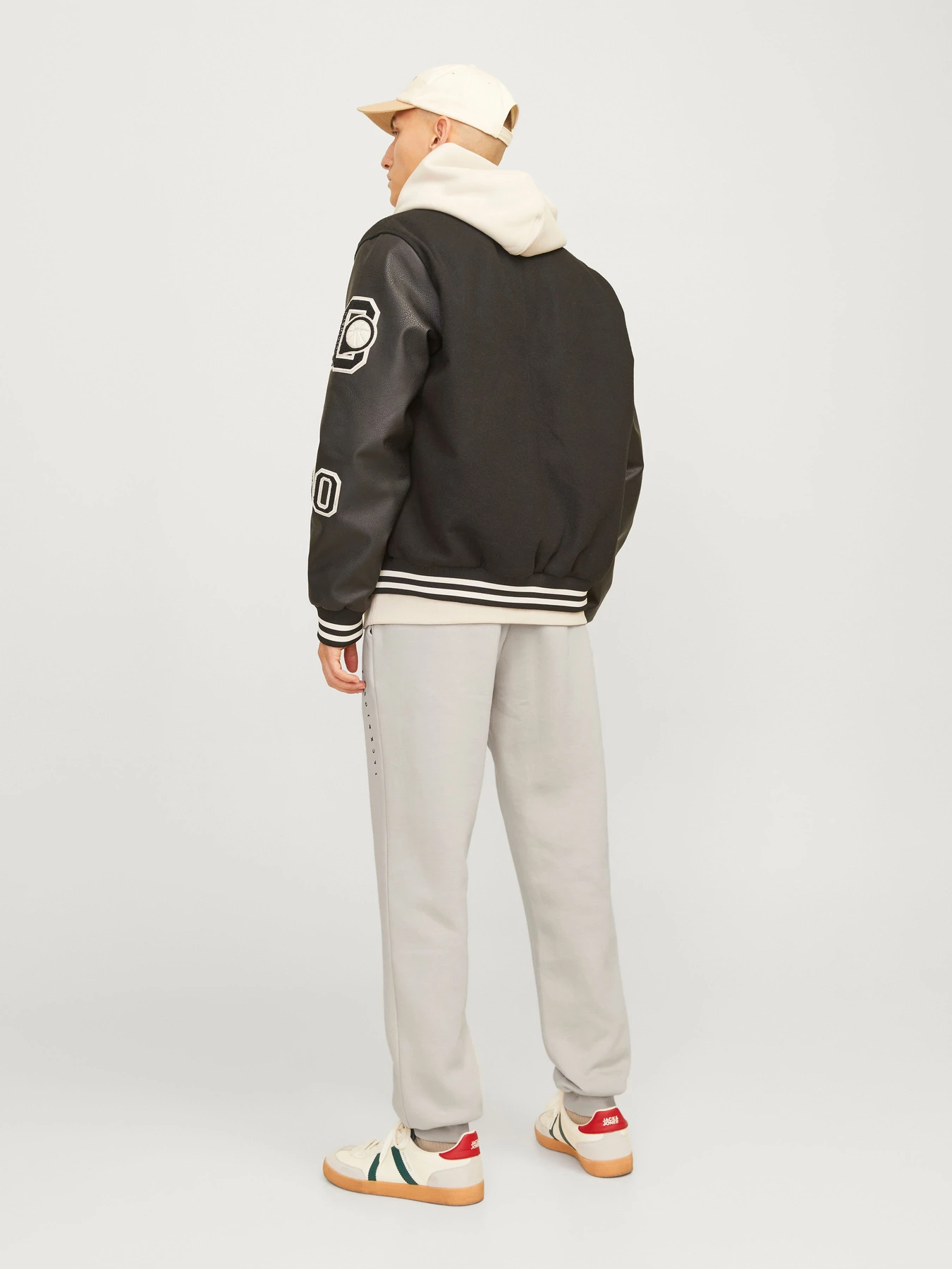 Брюки JACK & JONES GORDON STAR SWEAT PANTS модель 12248838_Moonbeam Брюки JACK & JONES GORDON STAR SWEAT PANTS модель 12248838_Moonbeam Фото