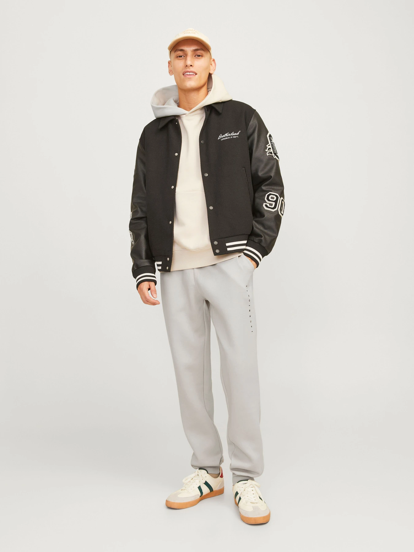Брюки JACK & JONES GORDON STAR SWEAT PANTS модель 12248838_Moonbeam Брюки JACK & JONES GORDON STAR SWEAT PANTS модель 12248838_Moonbeam Фото