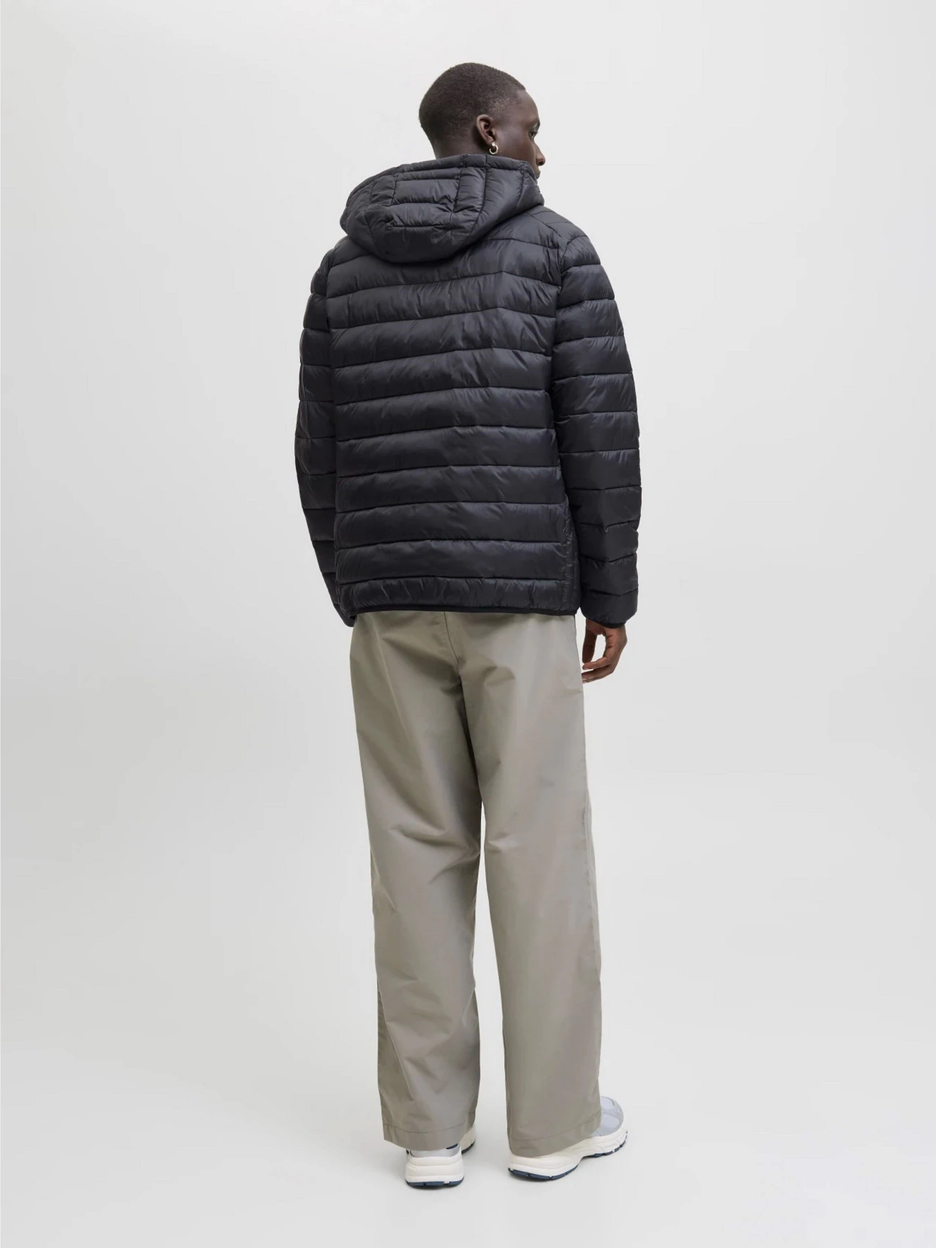 Куртки та дублянки JACK & JONES BRADLEY LIGHT PUFFER HOOD модель 12280970_Black Фото