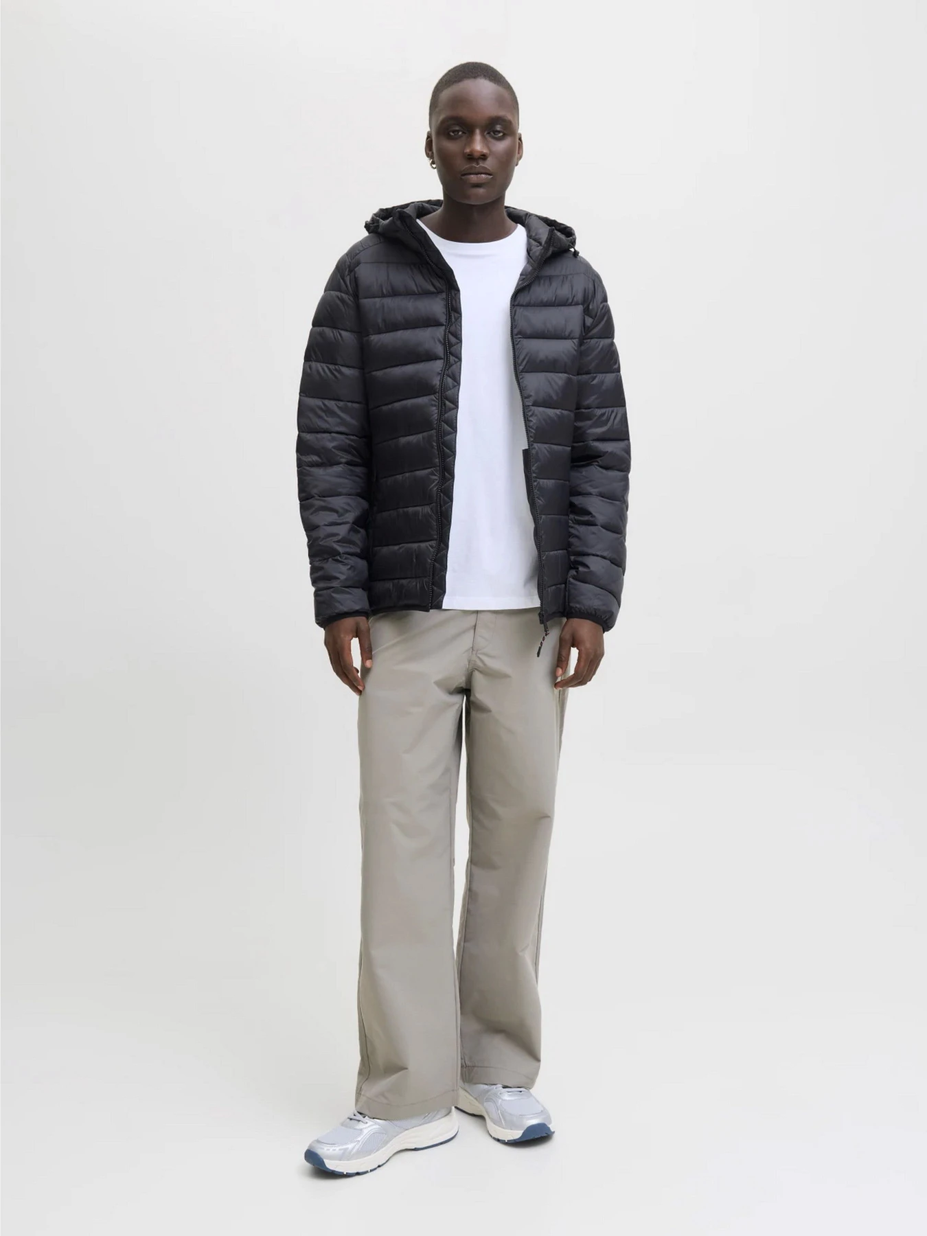 Куртки та дублянки JACK & JONES BRADLEY LIGHT PUFFER HOOD модель 12280970_Black Фото