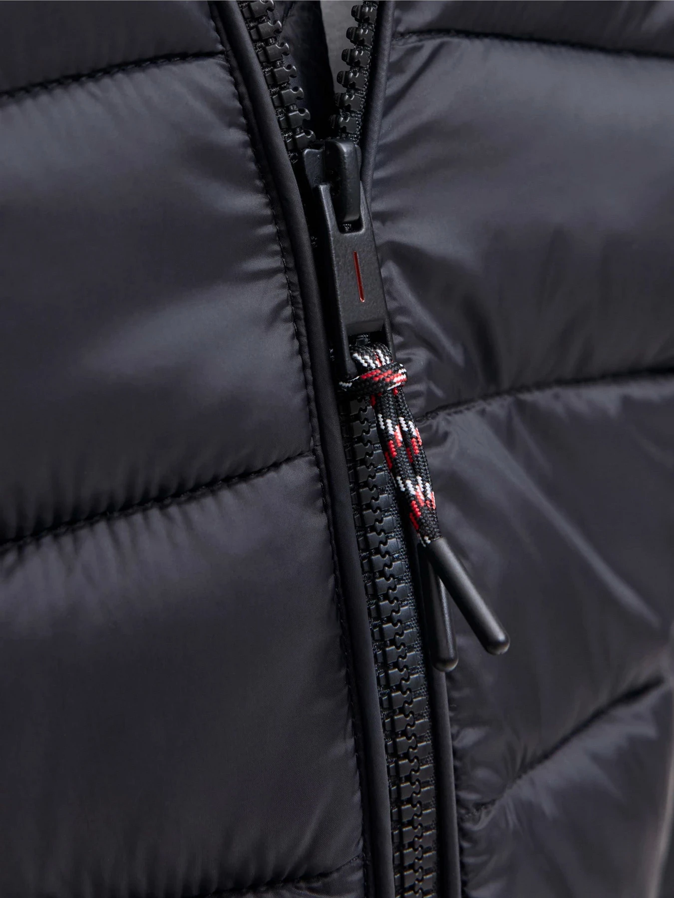 Куртки та дублянки JACK & JONES BRADLEY LIGHT PUFFER HOOD модель 12280970_Black Фото