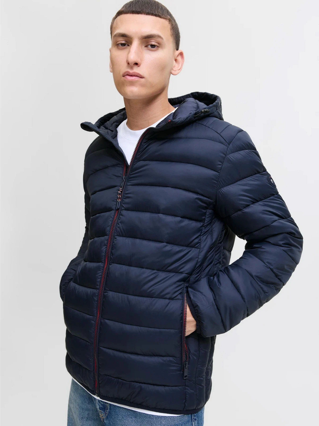 Куртки та дублянки JACK & JONES BRADLEY LIGHT PUFFER HOOD модель 12280970_Sky Captain Куртки та дублянки JACK & JONES BRADLEY LIGHT PUFFER HOOD модель 12280970_Sky Captain Фото