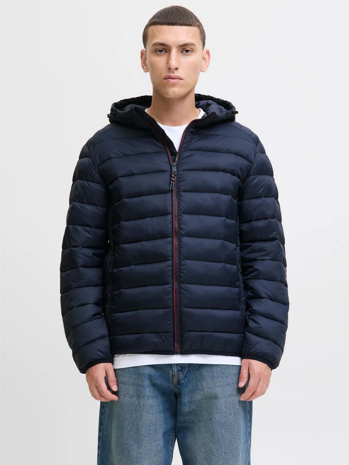 Куртки та дублянки JACK & JONES BRADLEY LIGHT PUFFER HOOD модель 12280970_Sky Captain Куртки та дублянки JACK & JONES BRADLEY LIGHT PUFFER HOOD модель 12280970_Sky Captain Фото