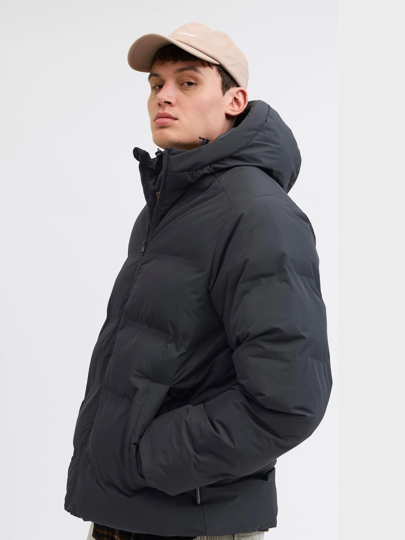 Куртки и дубленки JACK & JONES SOHO PUFFER модель 12278749_Black Куртки и дубленки JACK & JONES SOHO PUFFER модель 12278749_Black Фото
