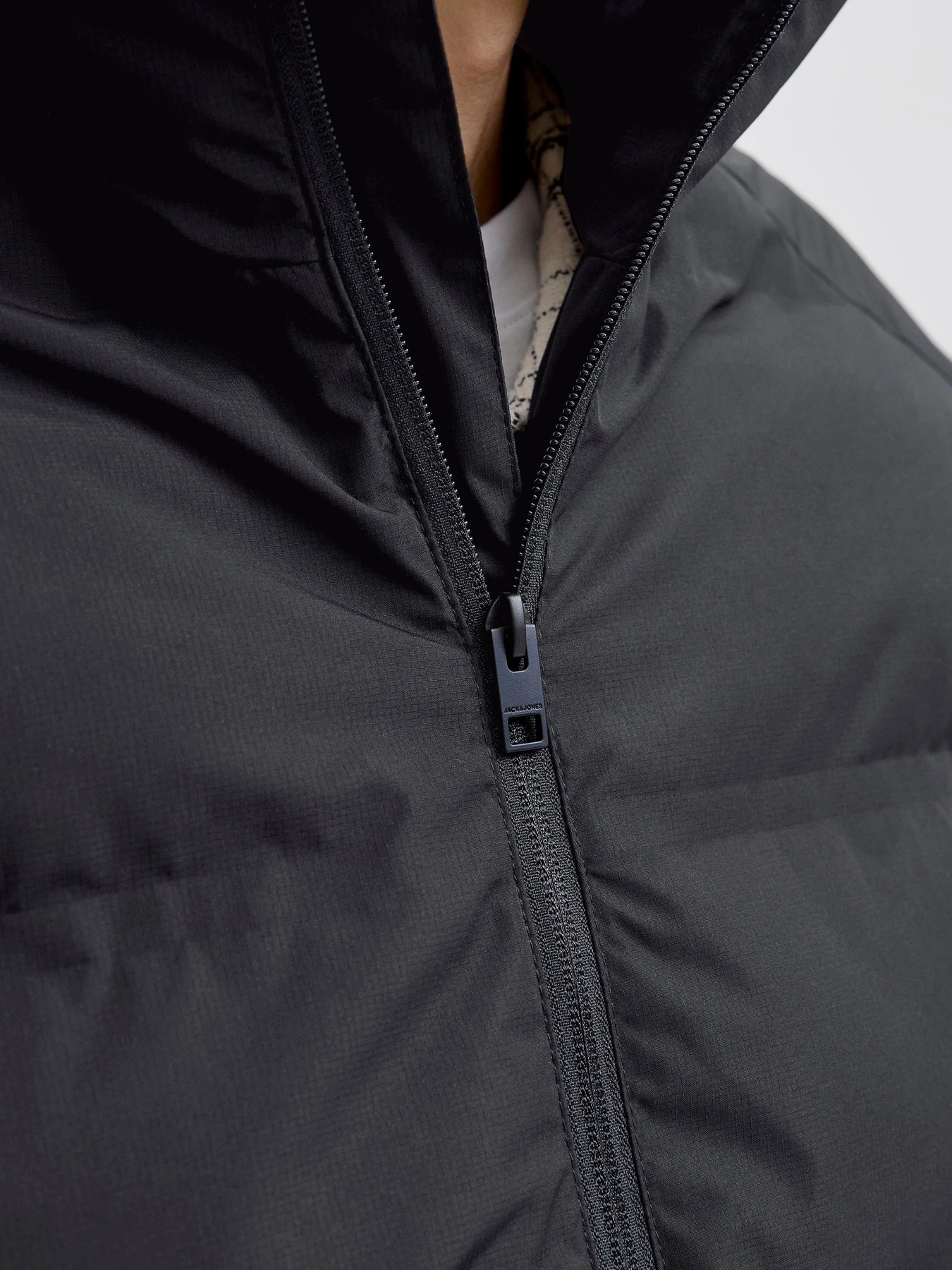 Куртки и дубленки JACK & JONES SOHO PUFFER модель 12278750_Black Фото