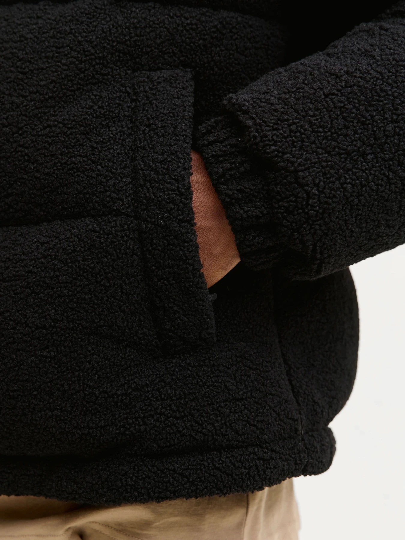 Куртки та дублянки JACK & JONES FLARE TEDDY PUFFER JACKET модель 12286050_Black Куртки та дублянки JACK & JONES FLARE TEDDY PUFFER JACKET модель 12286050_Black Фото