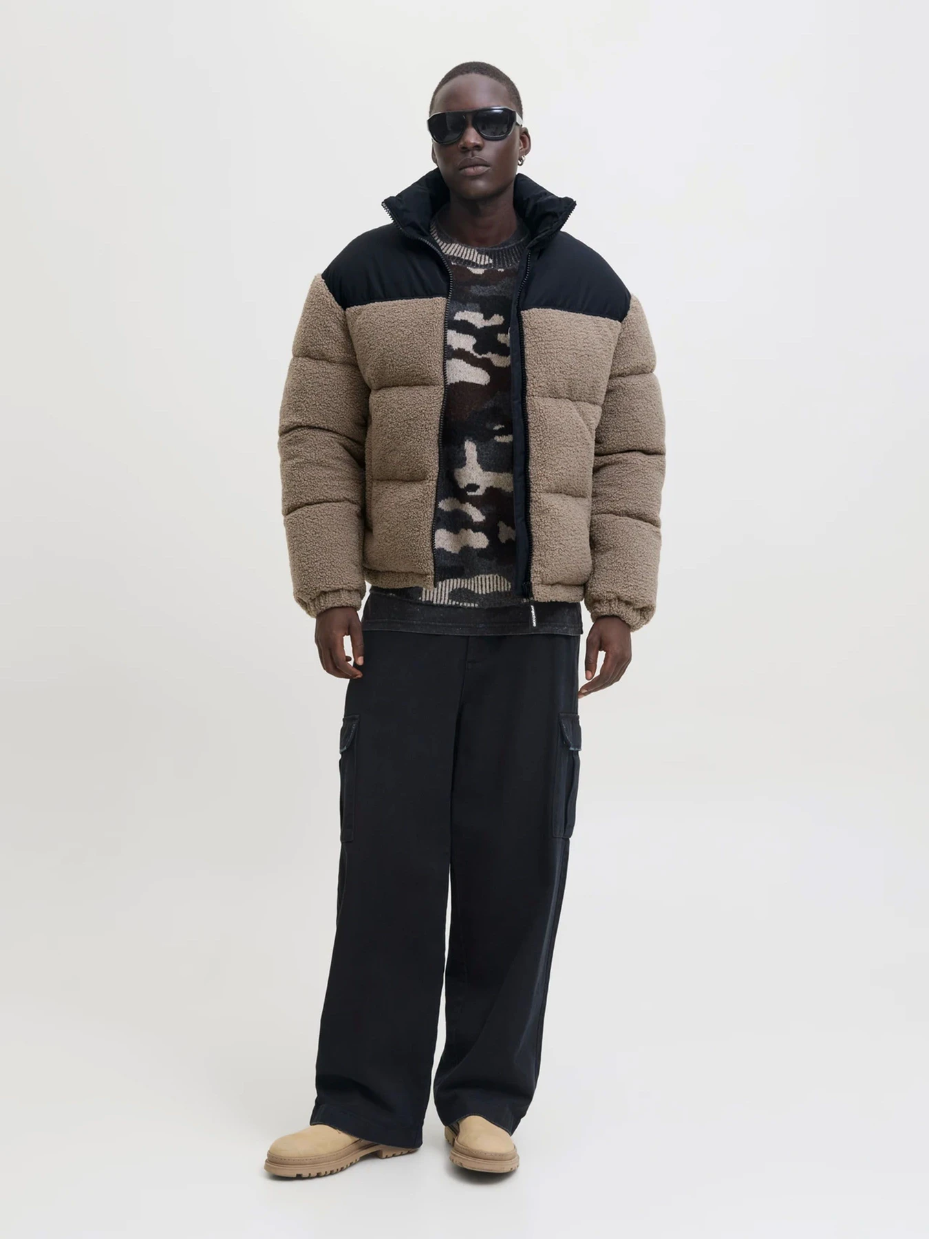 Куртки и дубленки JACK & JONES FLARE TEDDY PUFFER JACKET модель 12286050_Desert Taupe BLOCKING Куртки и дубленки JACK & JONES FLARE TEDDY PUFFER JACKET модель 12286050_Desert Taupe BLOCKING Фото