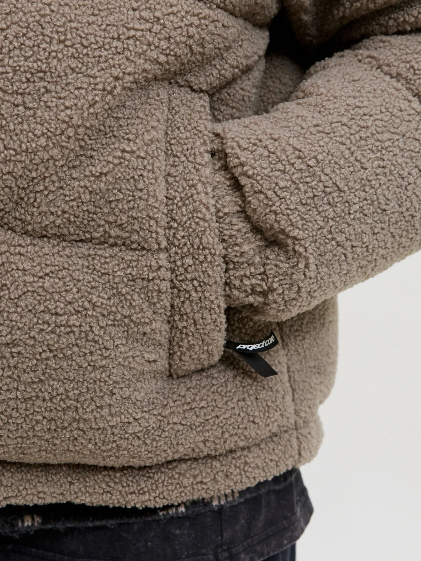 Куртки и дубленки JACK & JONES FLARE TEDDY PUFFER JACKET модель 12286050_Desert Taupe BLOCKING Куртки и дубленки JACK & JONES FLARE TEDDY PUFFER JACKET модель 12286050_Desert Taupe BLOCKING Фото