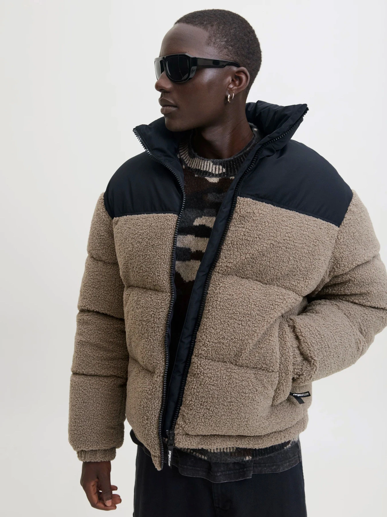 Куртки и дубленки JACK & JONES FLARE TEDDY PUFFER JACKET модель 12286050_Desert Taupe BLOCKING Куртки и дубленки JACK & JONES FLARE TEDDY PUFFER JACKET модель 12286050_Desert Taupe BLOCKING Фото