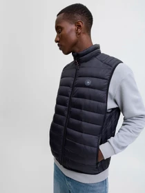 Куртки и дубленки JACK & JONES BRADLEY LIGHT BODYWARMER модель 12280973_Black Фото