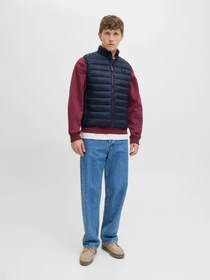 Куртки та дублянки JACK & JONES BRADLEY LIGHT BODYWARMER модель 12280973_Sky Captain Фото
